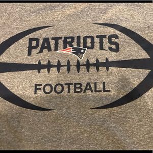 Authentic Youth New England Patriots T Shirt 🏈